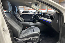 valkoinen Volkswagen Passat 2024 kuva 15.