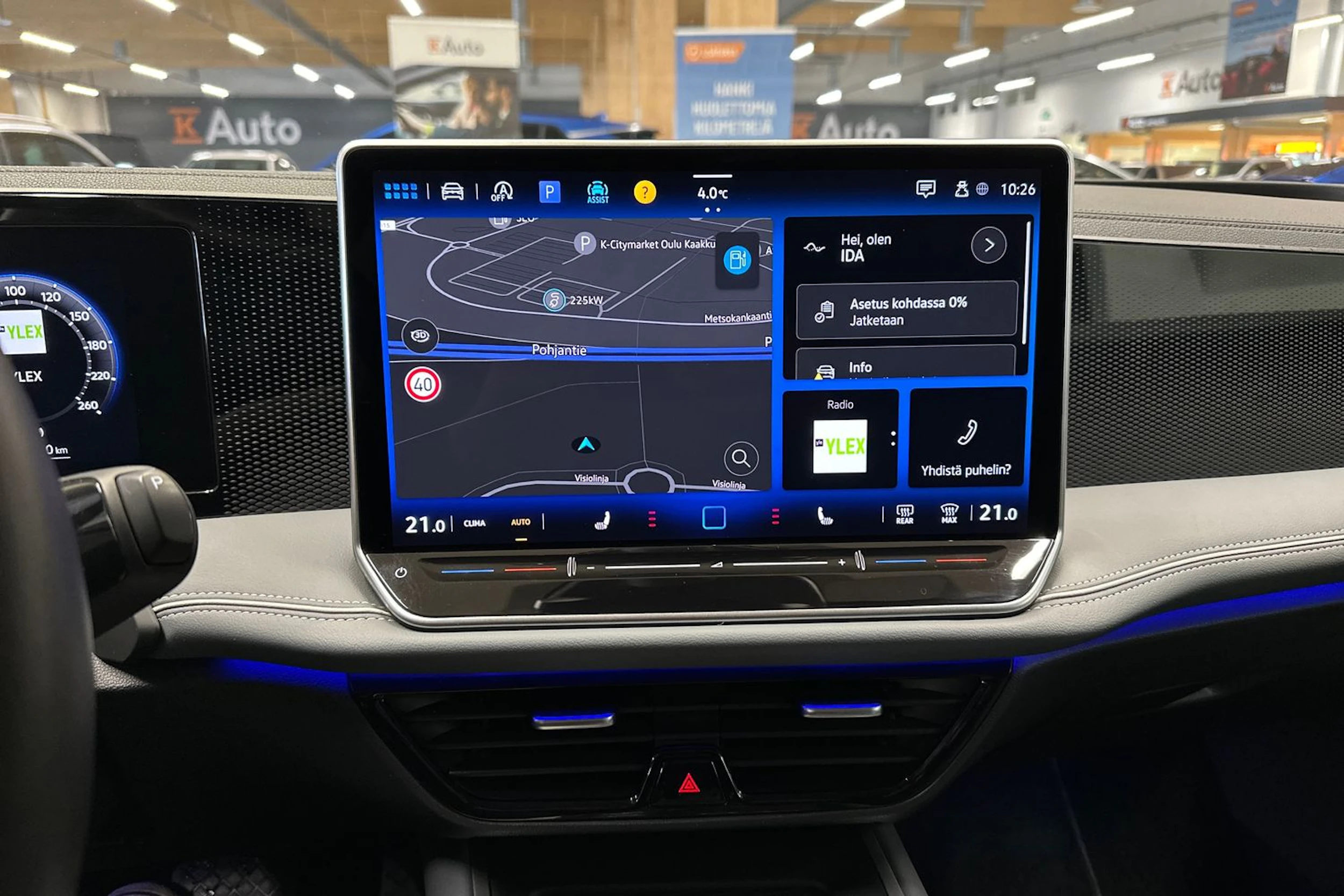 valkoinen Volkswagen Passat 2024 kuva 25.