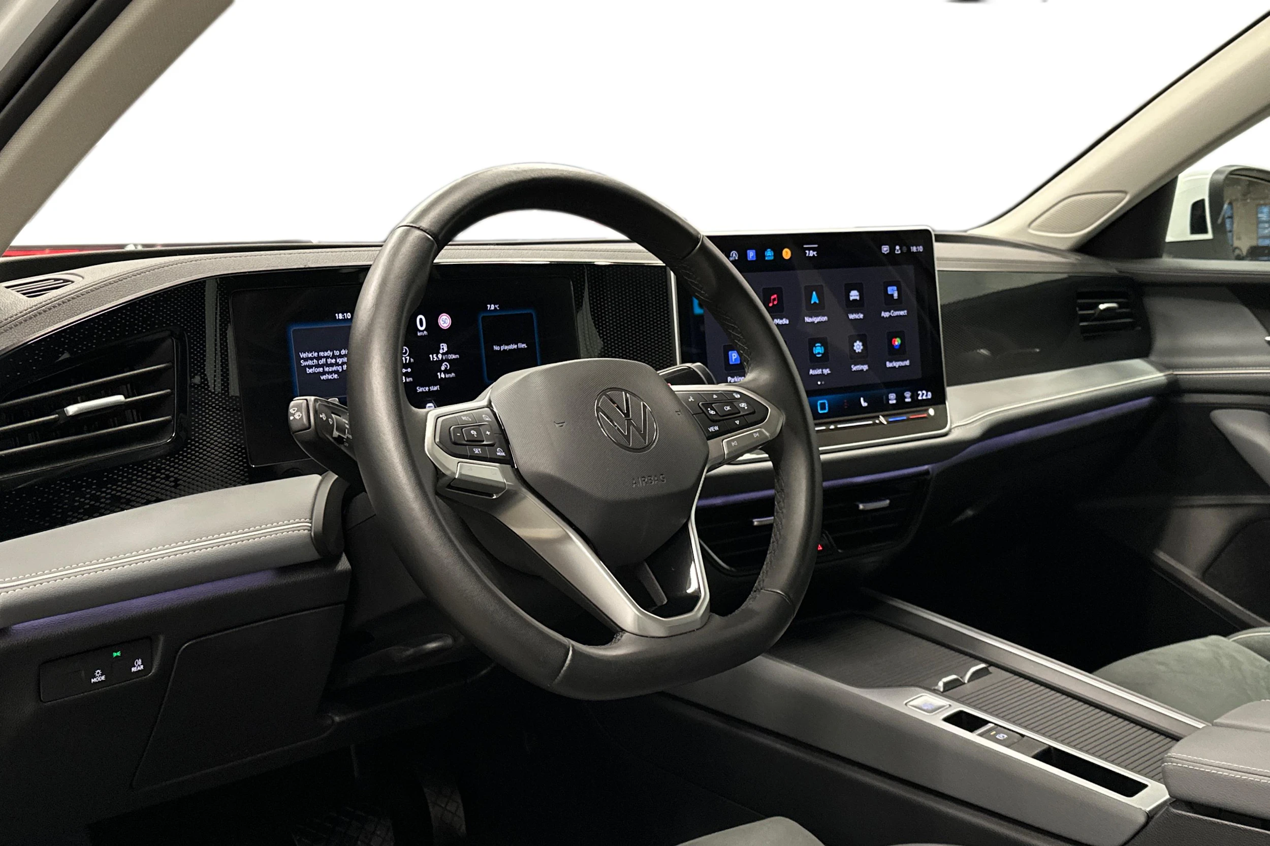 valkoinen Volkswagen Passat 2024 kuva 3.