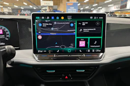 valkoinen Volkswagen Passat 2024 kuva 25.