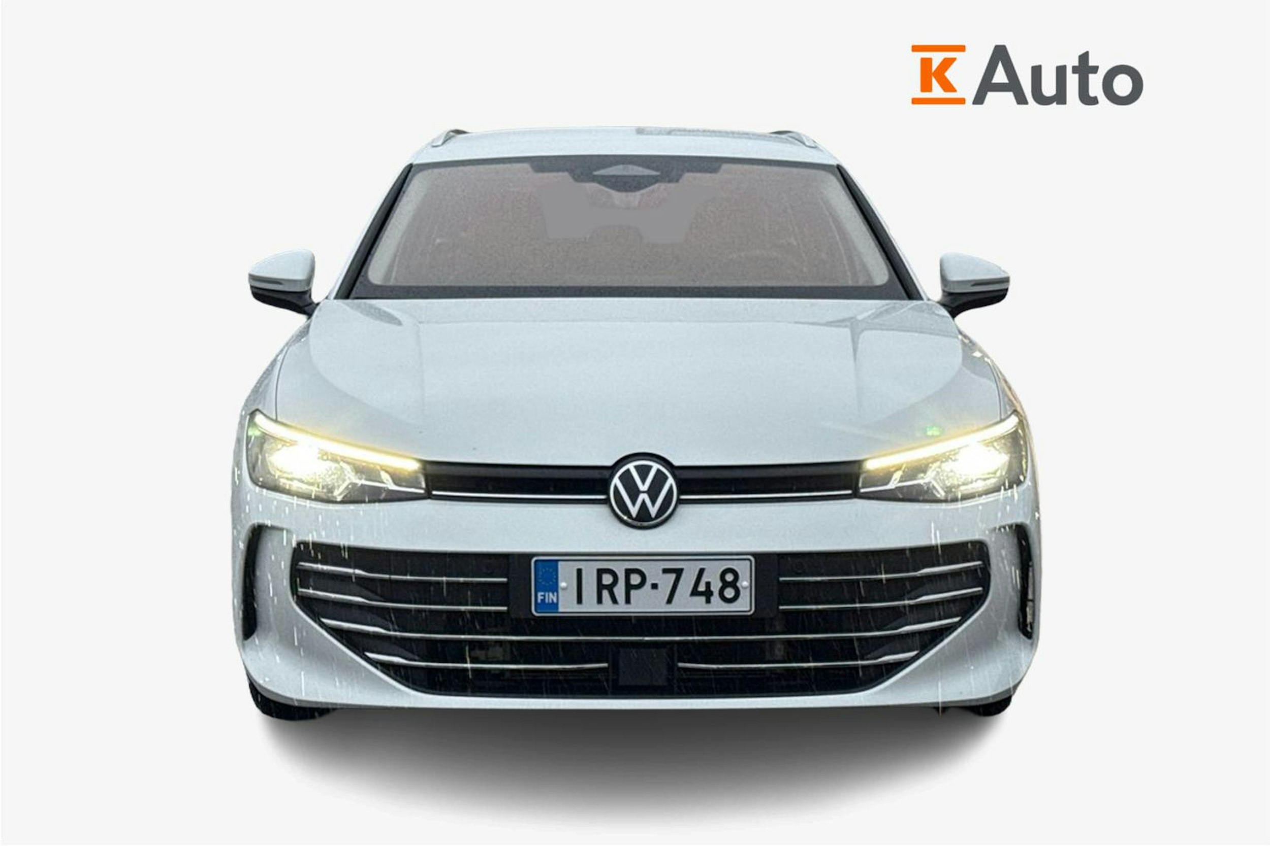 valkoinen Volkswagen Passat 2024 kuva 5.