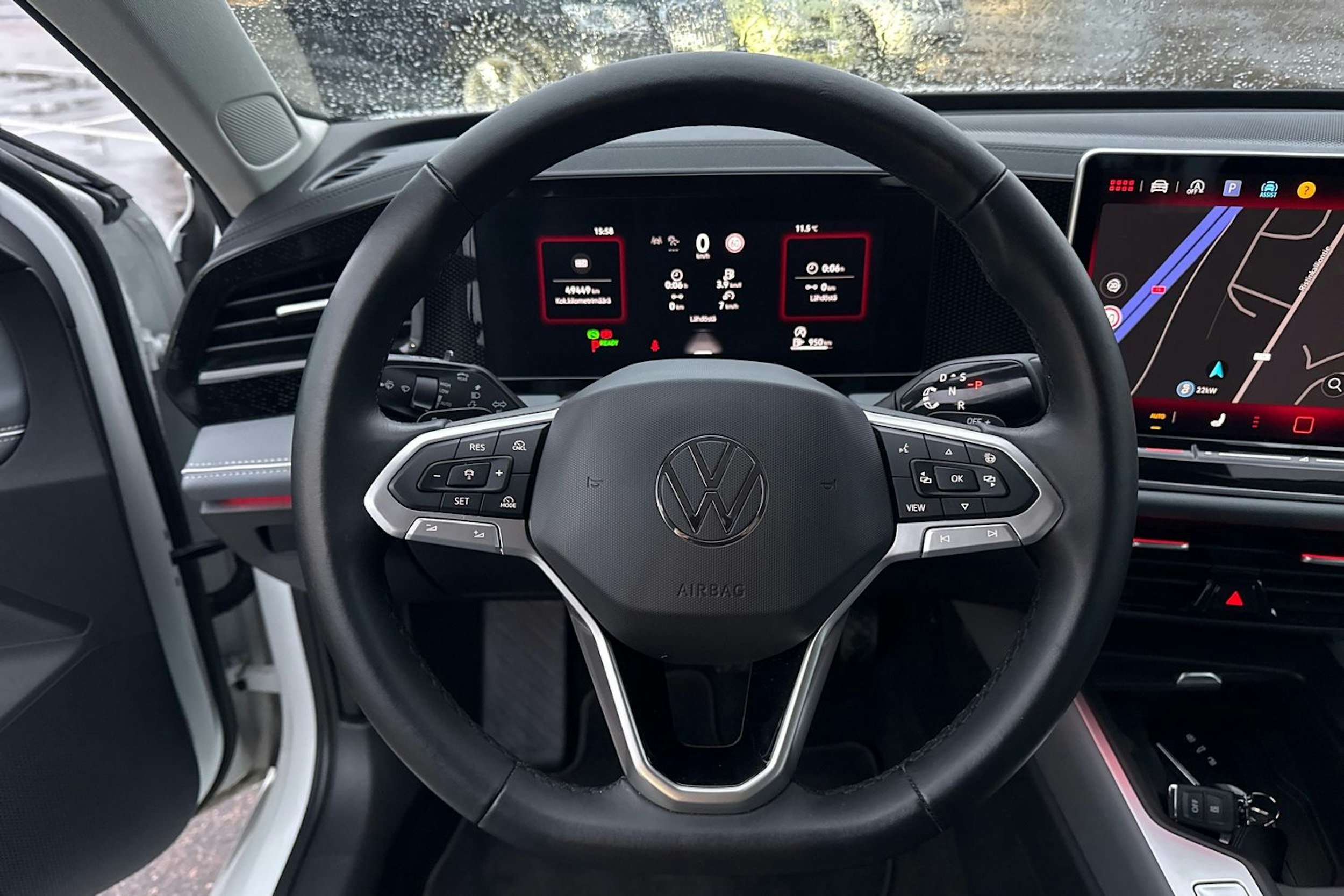 valkoinen Volkswagen Passat 2024 kuva 14.