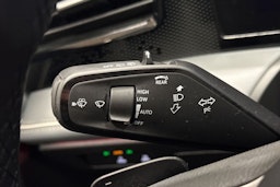 valkoinen Volkswagen Passat 2024 kuva 17.