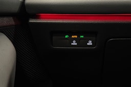 valkoinen Volkswagen Passat 2024 kuva 19.