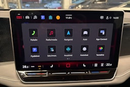 valkoinen Volkswagen Passat 2024 kuva 21.