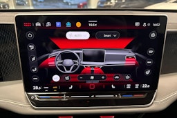 valkoinen Volkswagen Passat 2024 kuva 29.