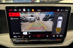 valkoinen Volkswagen Passat 2024 kuva 31.