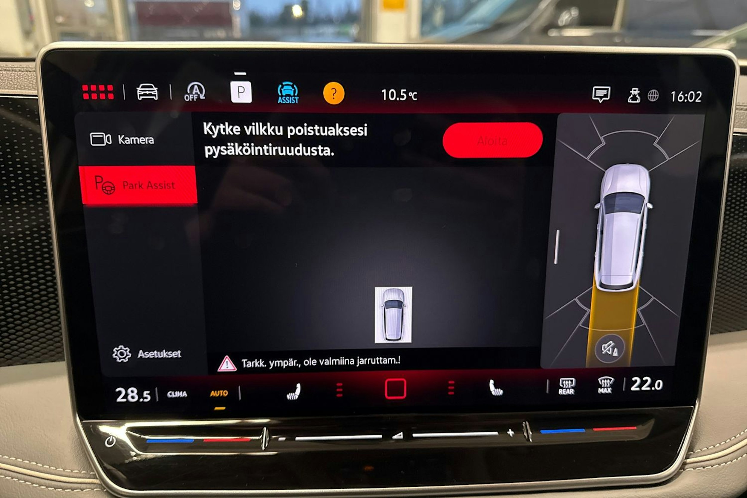 valkoinen Volkswagen Passat 2024 kuva 32.