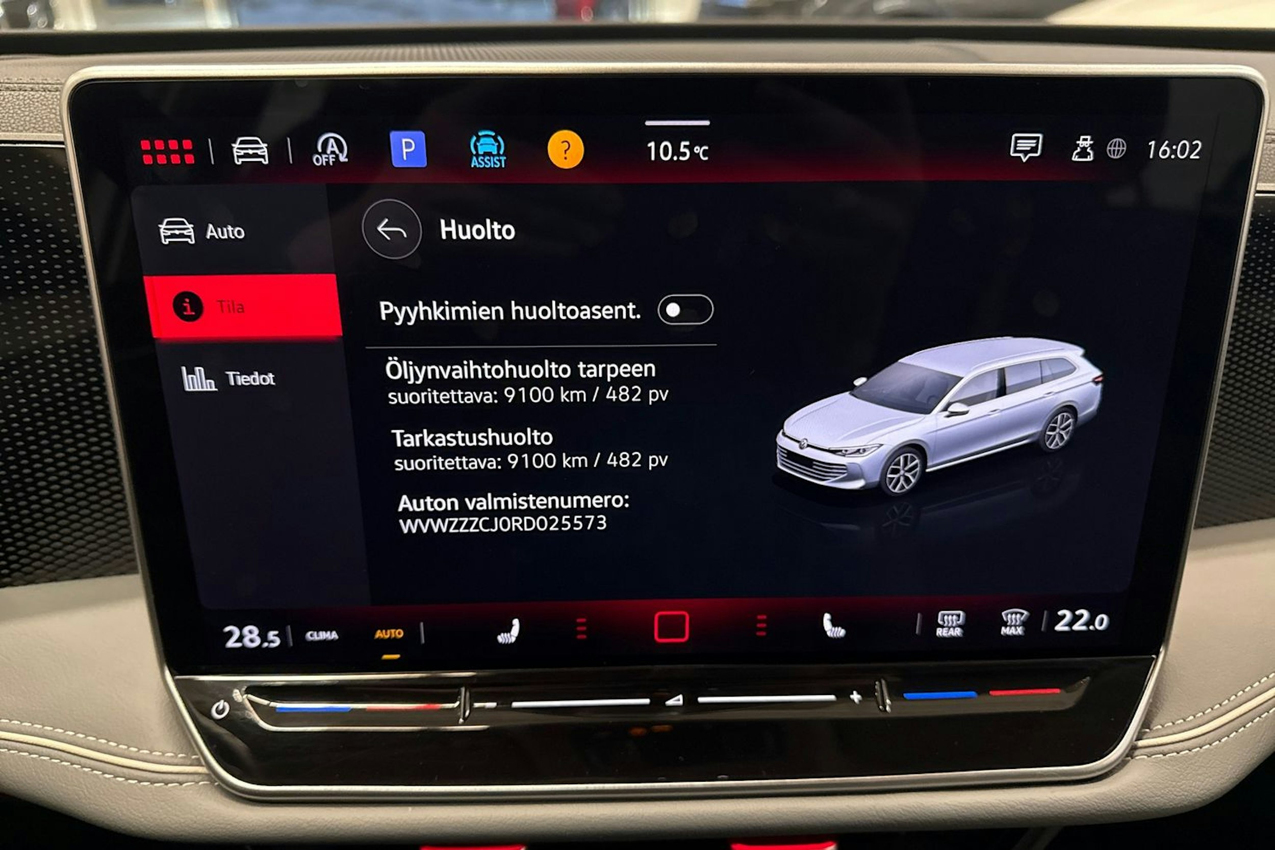 valkoinen Volkswagen Passat 2024 kuva 33.