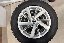 valkoinen Volkswagen Passat 2024 kuva 38.