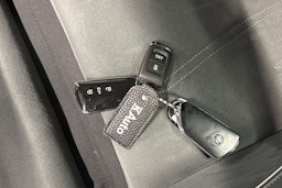 valkoinen Volkswagen Passat 2024 kuva 40.