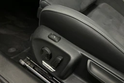 harmaa Volkswagen Passat 2024 kuva 14.