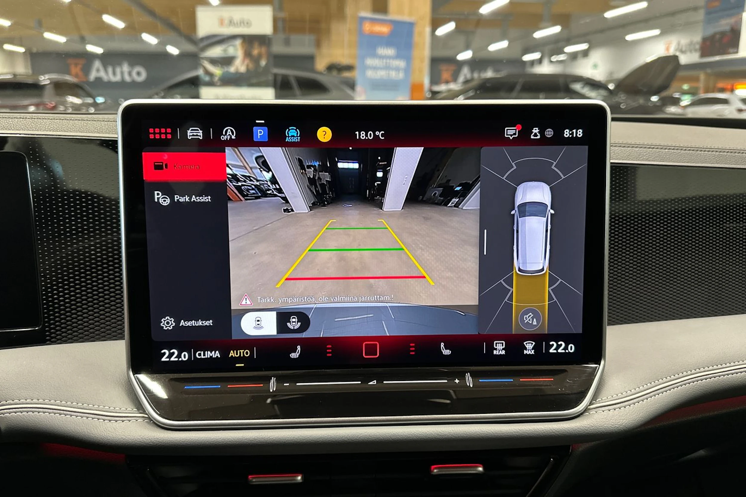 harmaa Volkswagen Passat 2024 kuva 15.