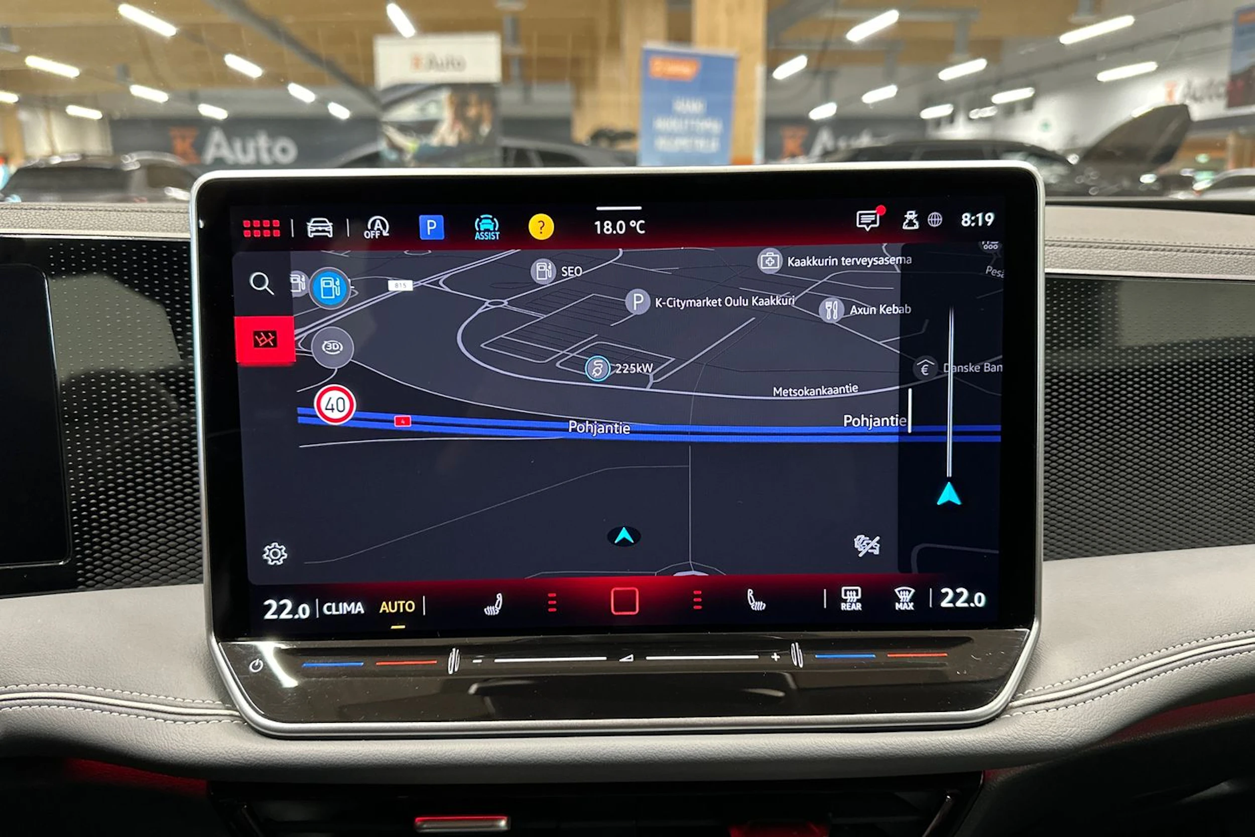 harmaa Volkswagen Passat 2024 kuva 16.