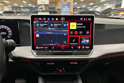 harmaa Volkswagen Passat 2024 kuva 20.