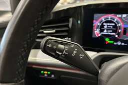 harmaa Volkswagen Passat 2024 kuva 23.