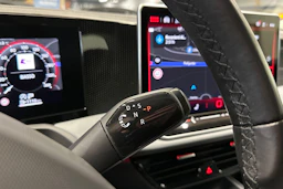 harmaa Volkswagen Passat 2024 kuva 24.