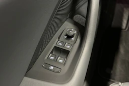 harmaa Volkswagen Passat 2024 kuva 28.