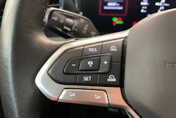 harmaa Volkswagen Passat 2024 kuva 14.