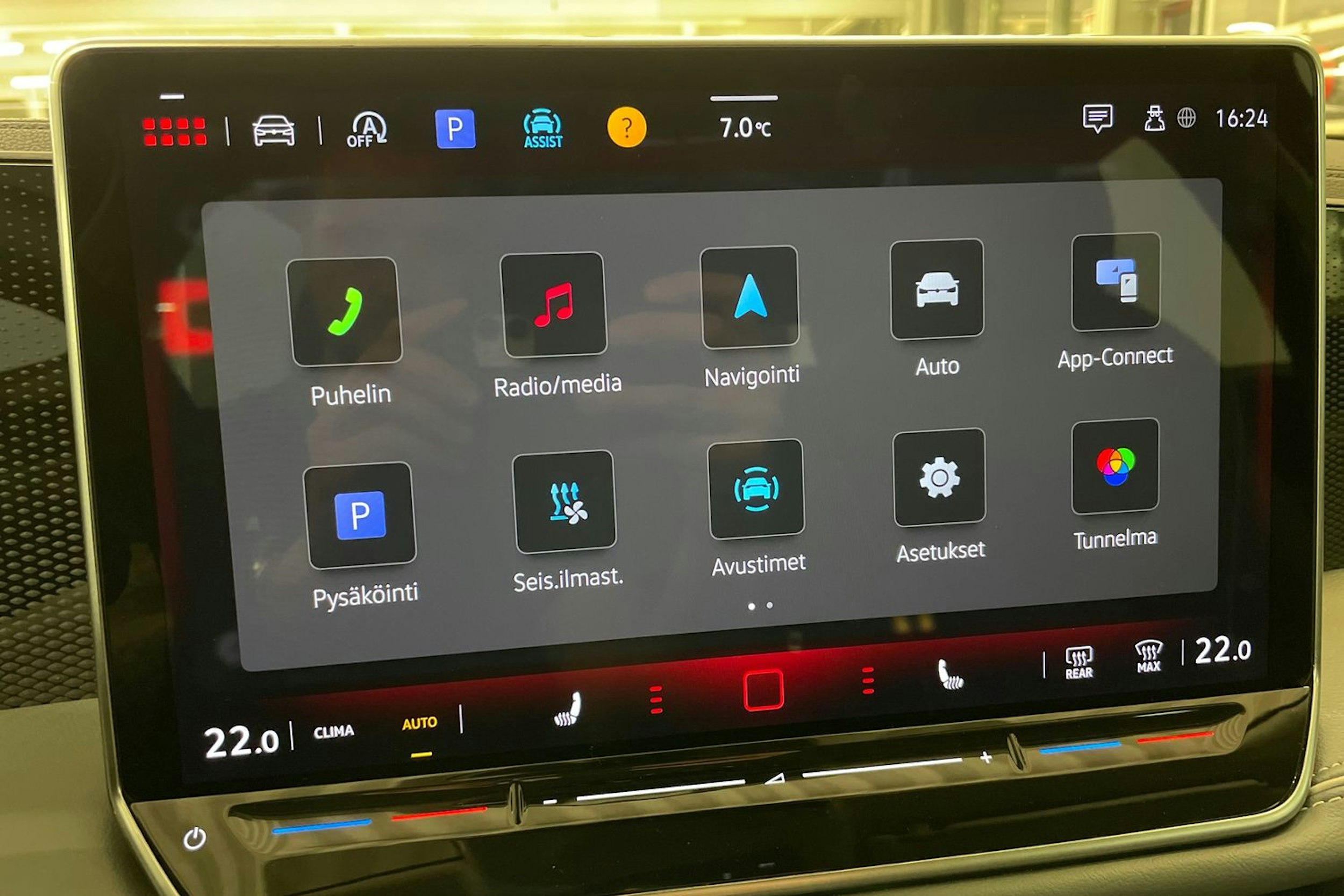 harmaa Volkswagen Passat 2024 kuva 19.