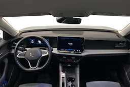harmaa Volkswagen Passat 2024 kuva 9.
