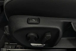harmaa Volkswagen Passat 2024 kuva 24.