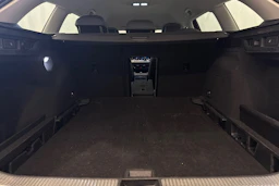 harmaa Volkswagen Passat 2024 kuva 27.
