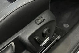 harmaa Volkswagen Passat 2024 kuva 12.