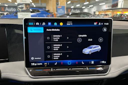 harmaa Volkswagen Passat 2024 kuva 17.