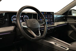 harmaa Volkswagen Passat 2024 kuva 3.