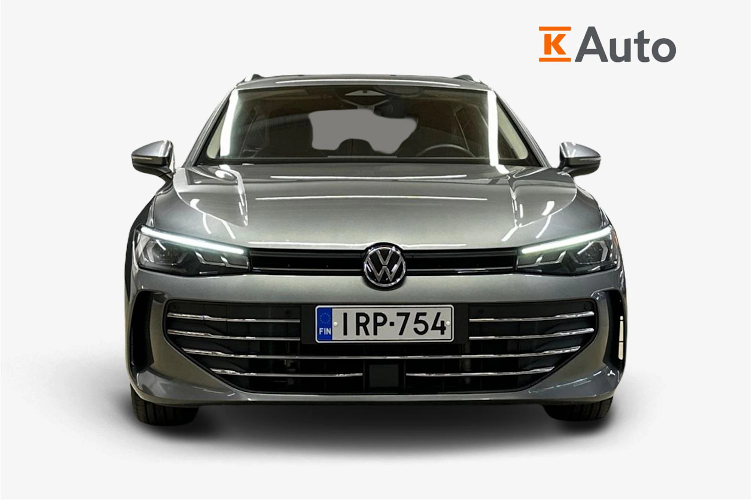 harmaa Volkswagen Passat 2024 kuva 5.