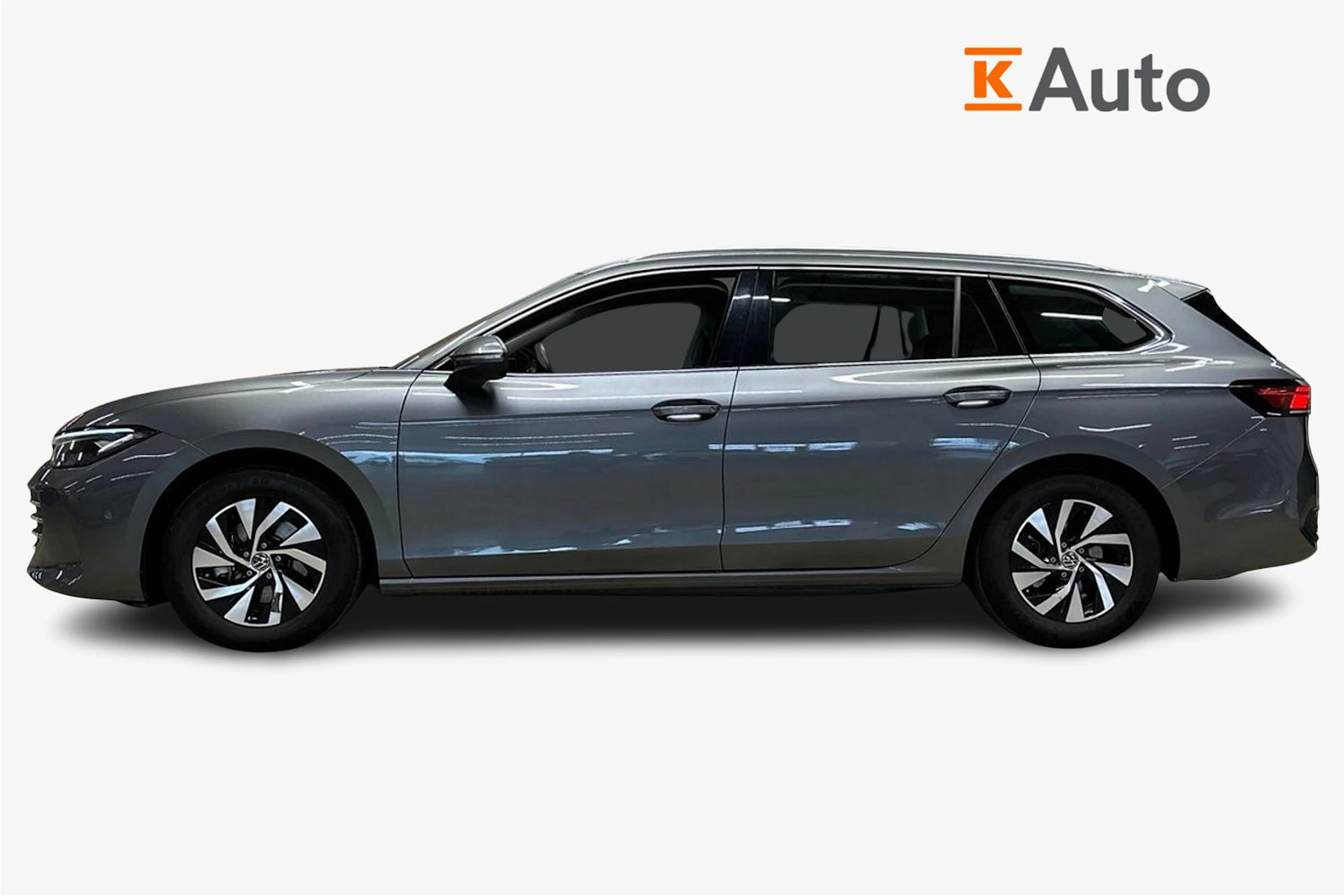 harmaa Volkswagen Passat 2024 kuva 7.