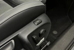 harmaa Volkswagen Passat 2024 kuva 16.