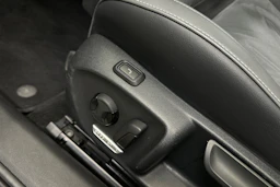 harmaa Volkswagen Passat 2024 kuva 19.