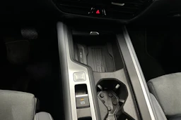 harmaa Volkswagen Passat 2024 kuva 25.