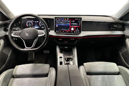 harmaa Volkswagen Passat 2024 kuva 9.