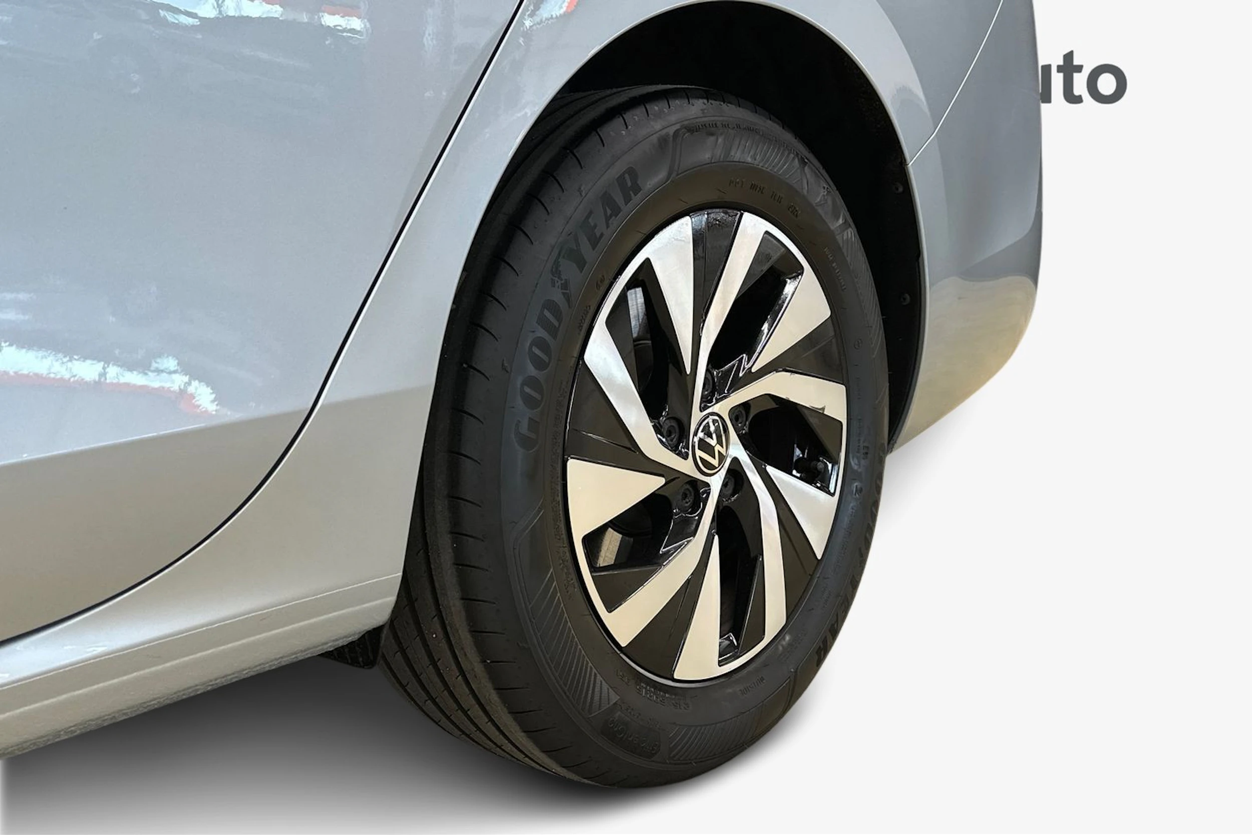 harmaa Volkswagen Passat 2024 kuva 12.