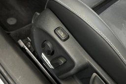 harmaa Volkswagen Passat 2024 kuva 19.