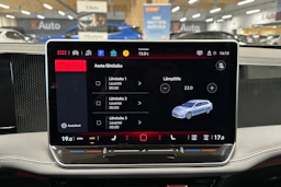 harmaa Volkswagen Passat 2024 kuva 22.