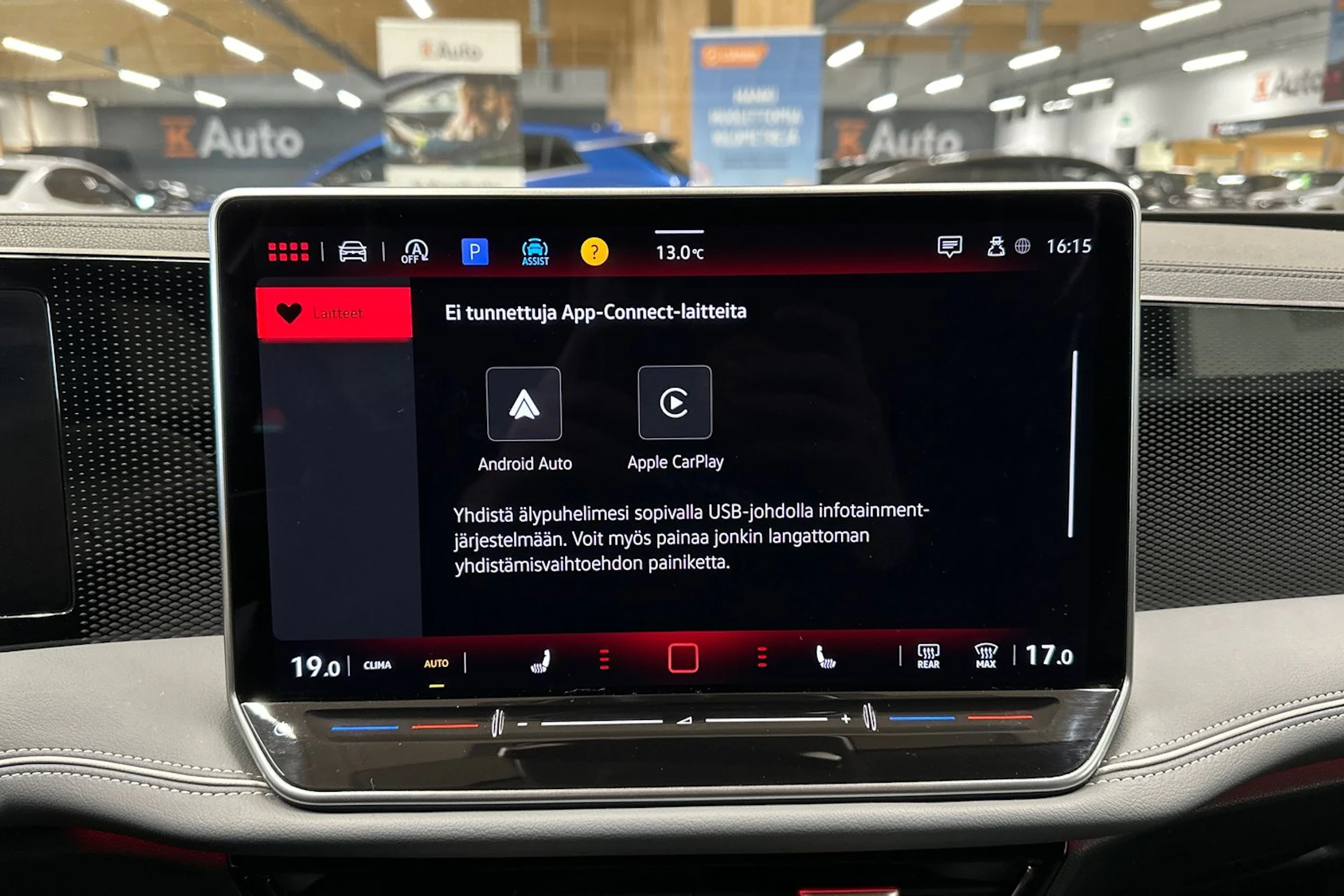 harmaa Volkswagen Passat 2024 kuva 24.