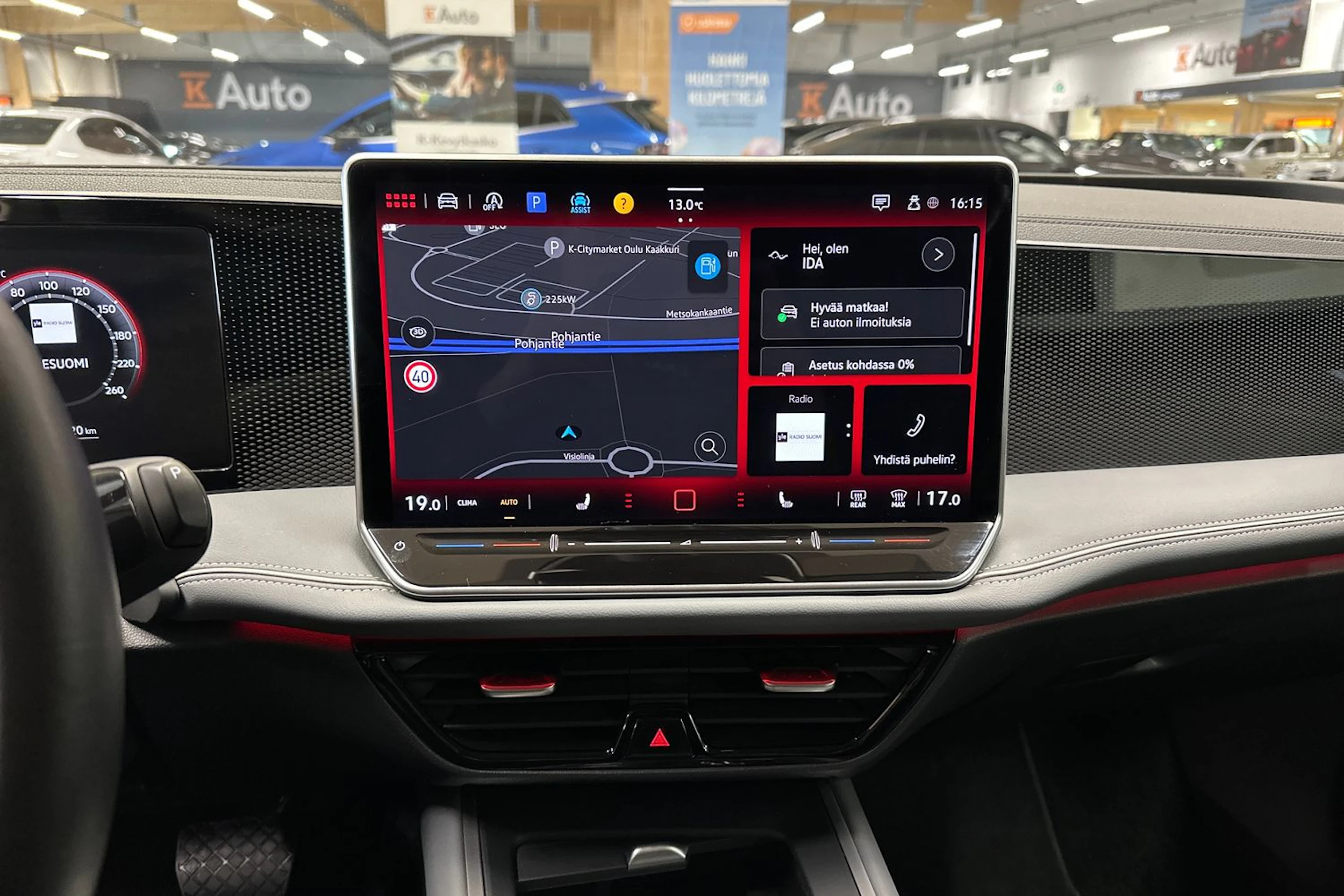 harmaa Volkswagen Passat 2024 kuva 25.