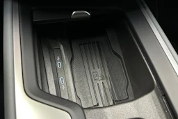 harmaa Volkswagen Passat 2024 kuva 26.