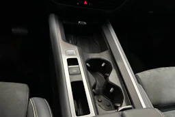 harmaa Volkswagen Passat 2024 kuva 27.