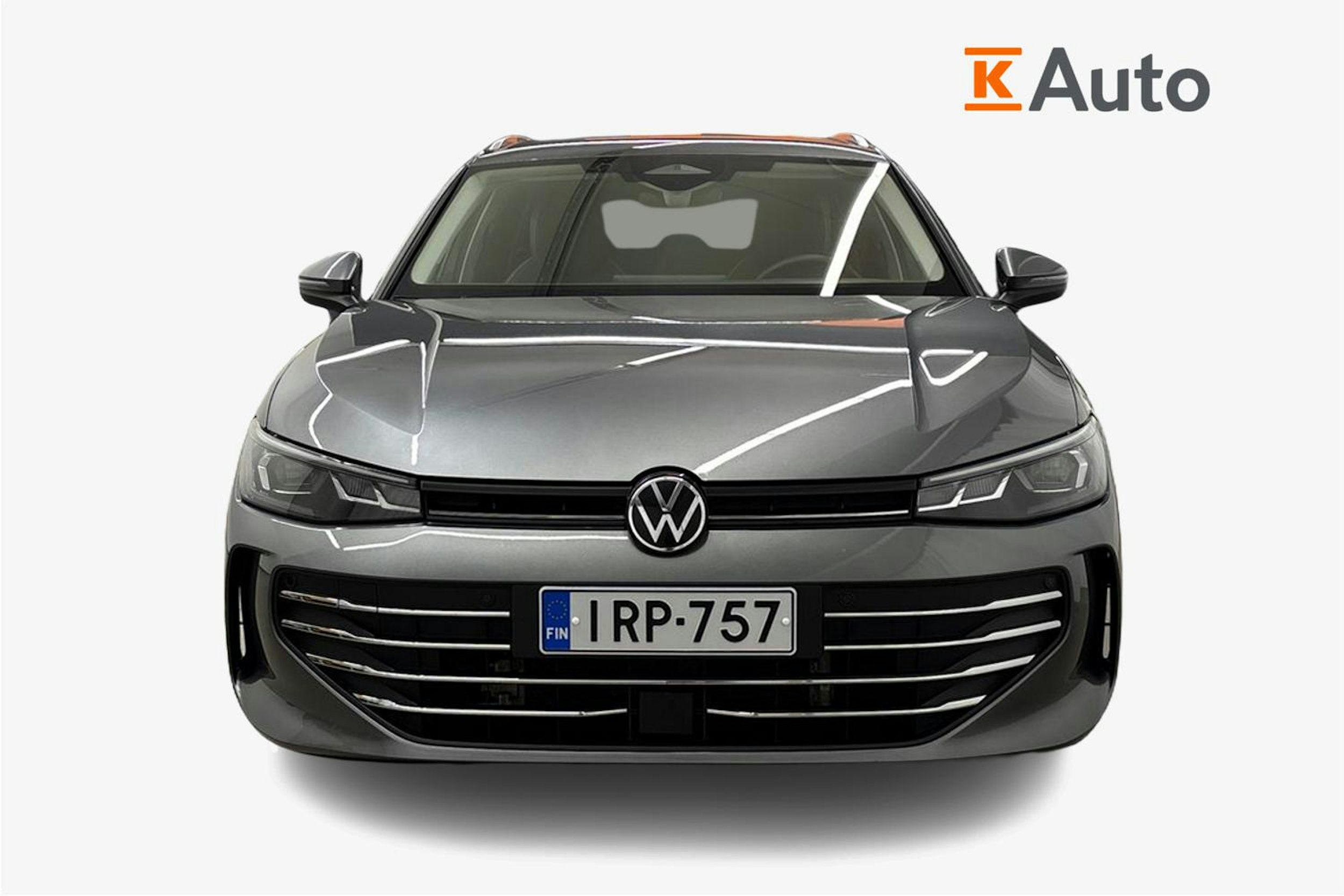 harmaa Volkswagen Passat 2024 kuva 5.