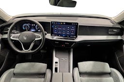 harmaa Volkswagen Passat 2024 kuva 9.