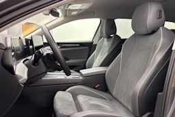 harmaa Volkswagen Passat 2024 kuva 14.