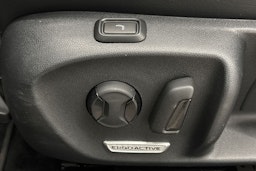 harmaa Volkswagen Passat 2024 kuva 15.