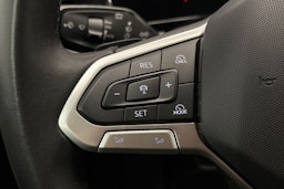 harmaa Volkswagen Passat 2024 kuva 17.