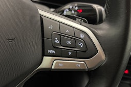 harmaa Volkswagen Passat 2024 kuva 18.