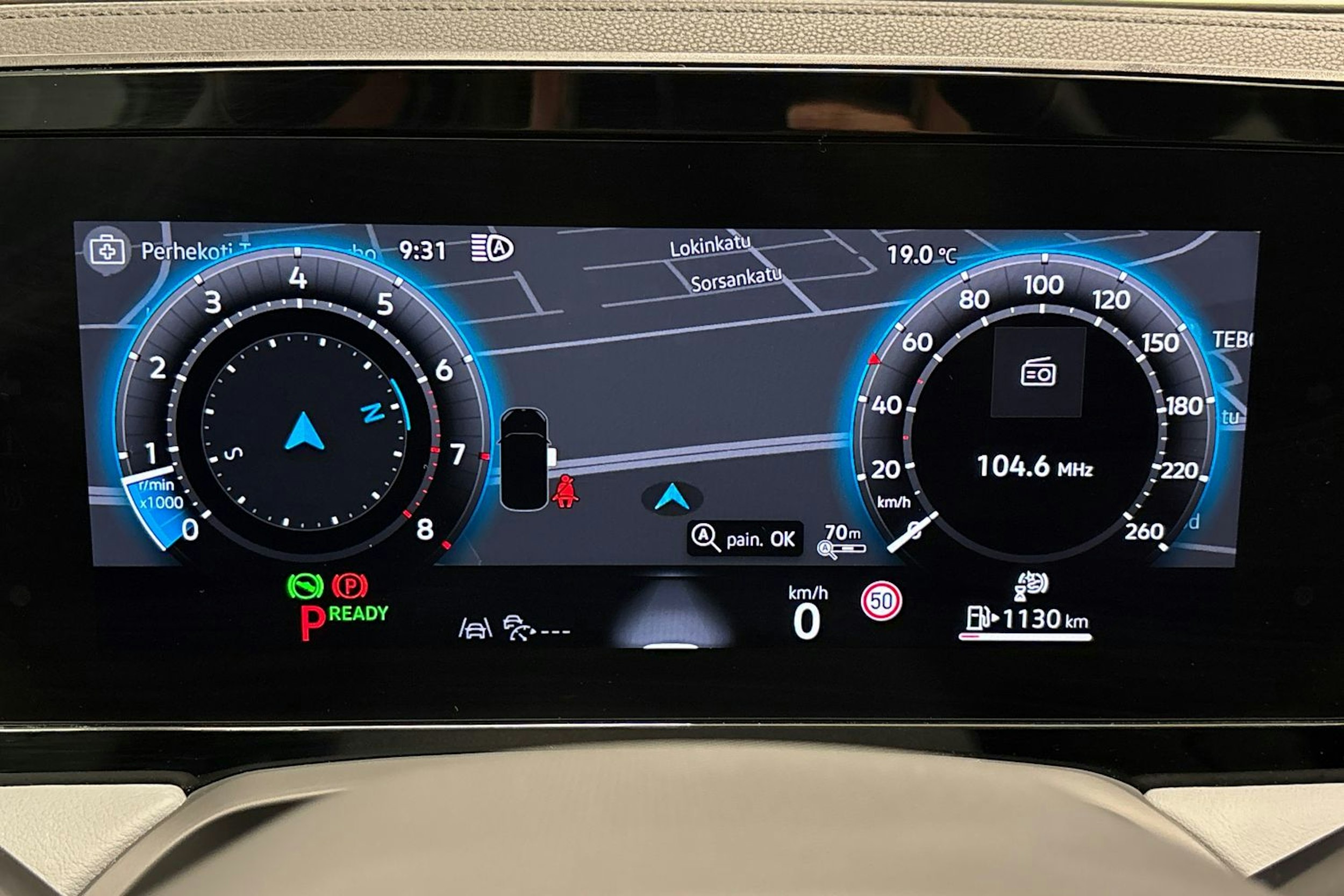 harmaa Volkswagen Passat 2024 kuva 19.